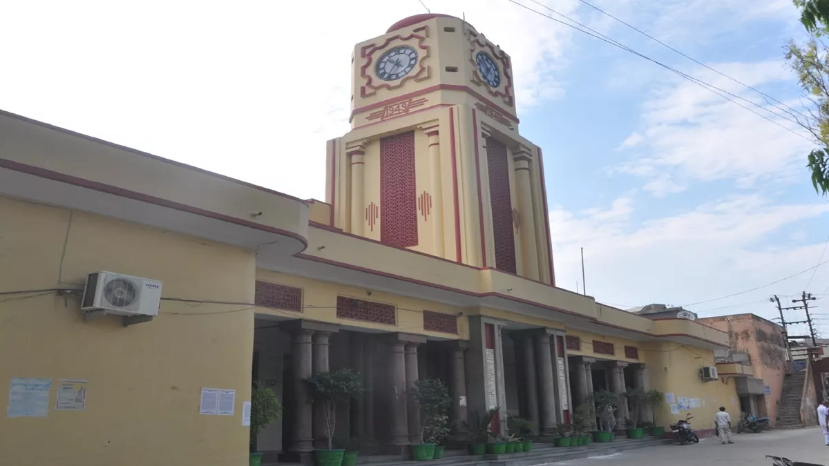 Hapur News: टेंडरों में गड़बड़ी के मामले में ईओ का तबादला, कई और पर लटकी तलवार