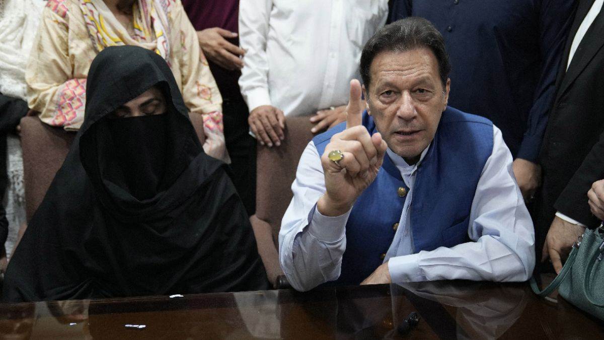 https://www.jagranimages.com/images/newimg/03022024/03_02_2024-imran_bushra_cover_23644724_173021247.jpg