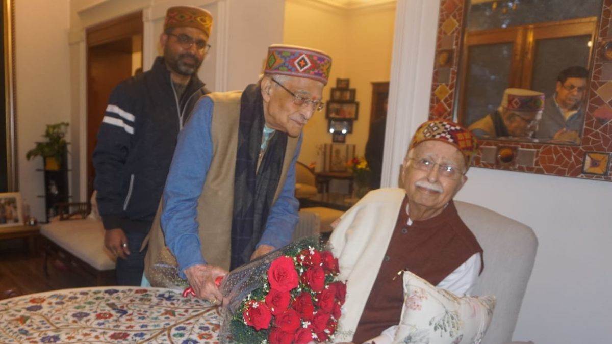 https://www.jagranimages.com/images/newimg/03022024/03_02_2024-lk_advani_and__murli_manohar_joshi__23644923.jpg