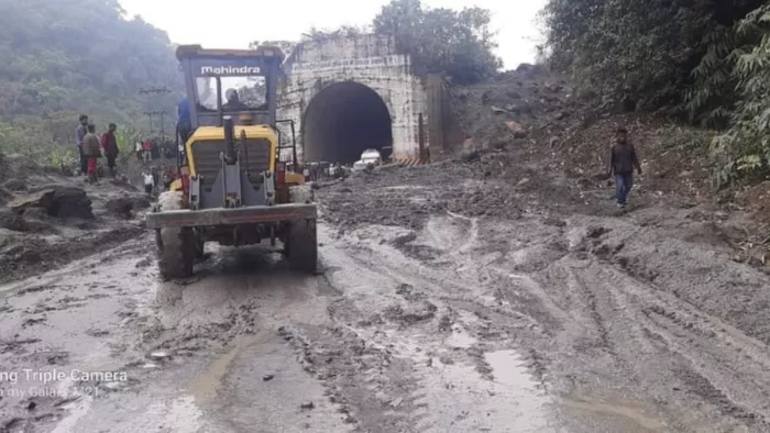 Mudslide At Sonapur Tunnel: सोनापुर सुरंग में हुआ भूस्खलन