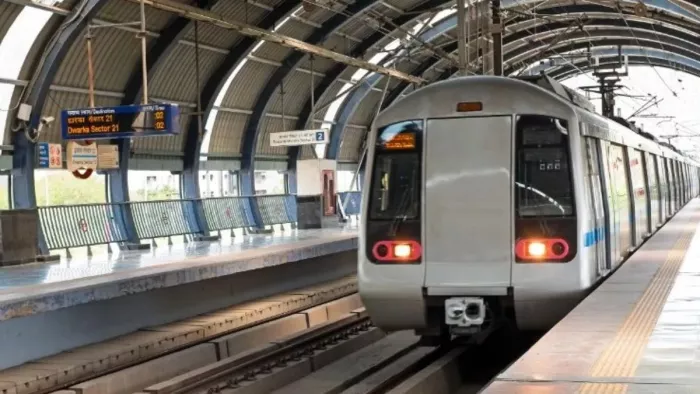 दिल्ली विधानसभा चुनाव को लेकर डीएमआरसी ने मेट्रो की टाइमिंग में किया बदलाव।