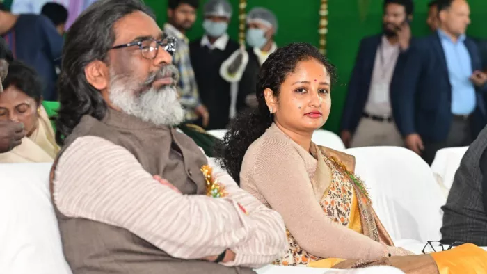'देश को हेमंत की जरूरत; अब दूसरे राज्यों में भी झामुमो लहराएगा परचम', दुमका में बोलीं कल्पना