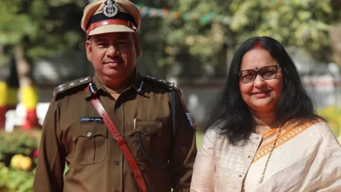 रांची के एसएसपी चंदन कुमार सिन्हा और उनकी पत्नी कंचन सिंह (फाइल फोटो)