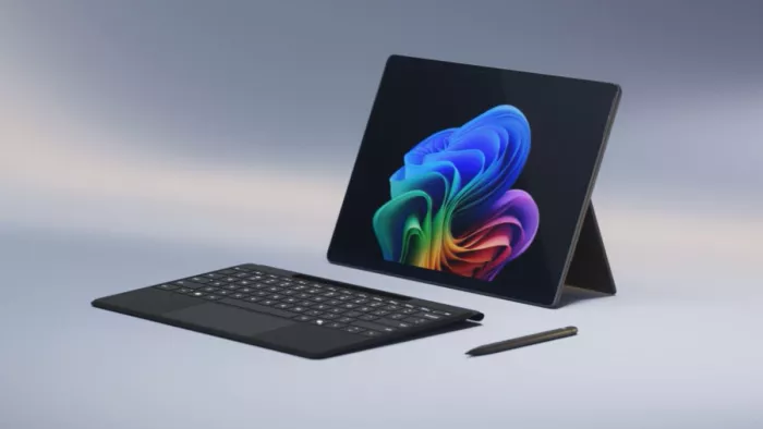 Microsoft Surface Pro और Surface लैपटॉप लॉन्च हुए।