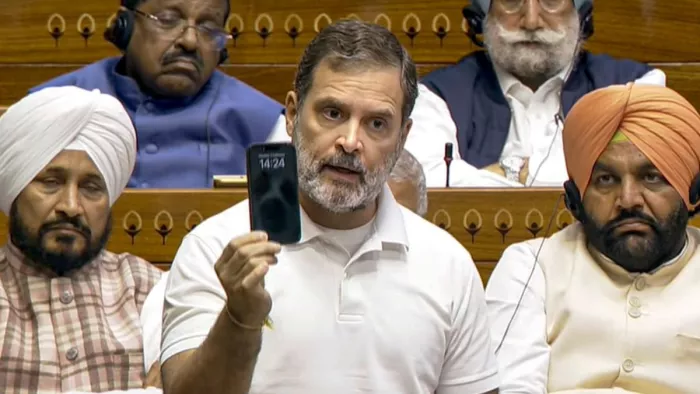 Rahul Gandhi in Parliament सरकार पर बरसे राहुल गांधी। (फोटो- पीटीआई)