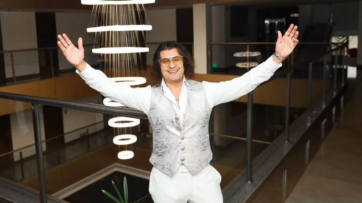 sonu nigam suffers severe back pain during live concert shares heartfelt video watch now