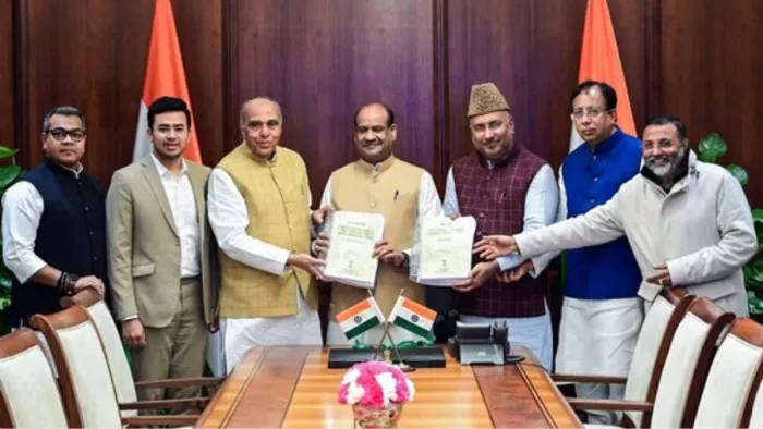 Waqf Amendment Bill 2024 वक्फ बिल पर जेपीसी रिपोर्ट आज होगी पेश।
