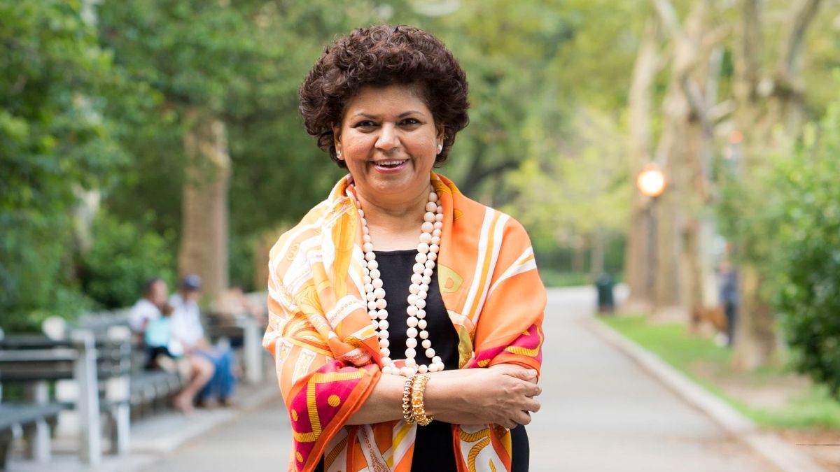 https://www.jagranimages.com/images/newimg/03022025/03_02_2025-who_is_indian_american_singer_chandrika_tandon_23877752.jpg