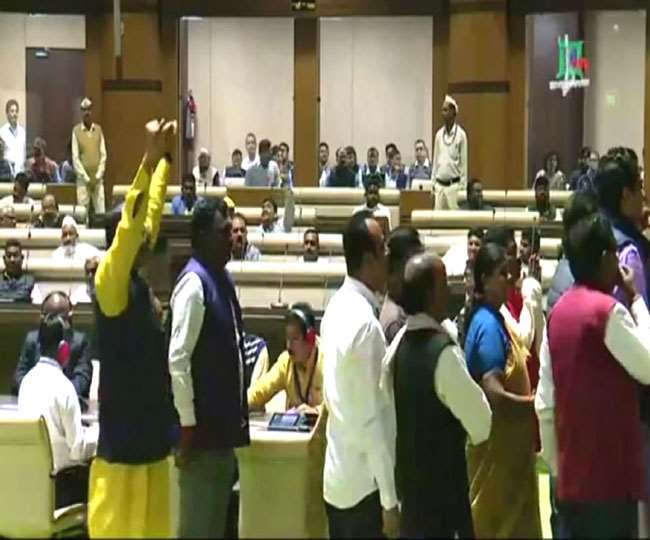 Jharkhand Budget 2020 News : Jharkhand Budget 2020 Presented Today by  Finance Minister Rameshwar Oraon, 2000 crore for Farmers Loan waiver in Jharkhand  Budget 2020