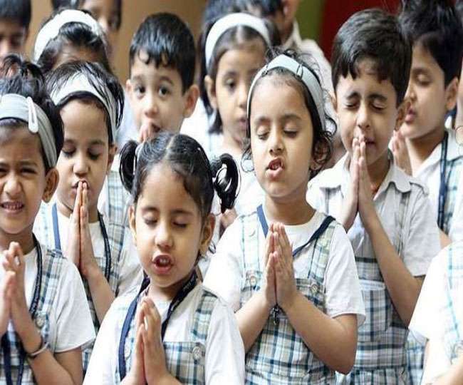 दिल्ली के 1725 निजी स्कूलों में नर्सरी दाखिला के लिए आवेदन प्रक्रिया का गुरूवार को अंतिम दिन हैं।