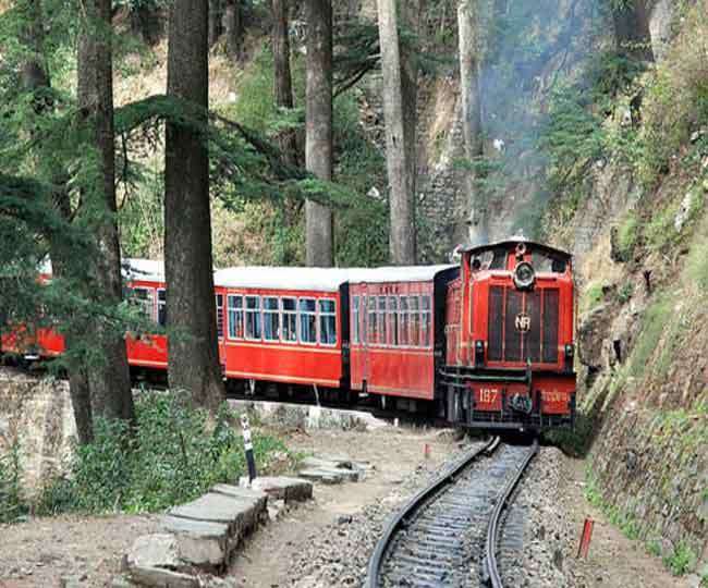 shimla kalka heritage track 35 thousand tourists traveled in shimla kalka toy train
