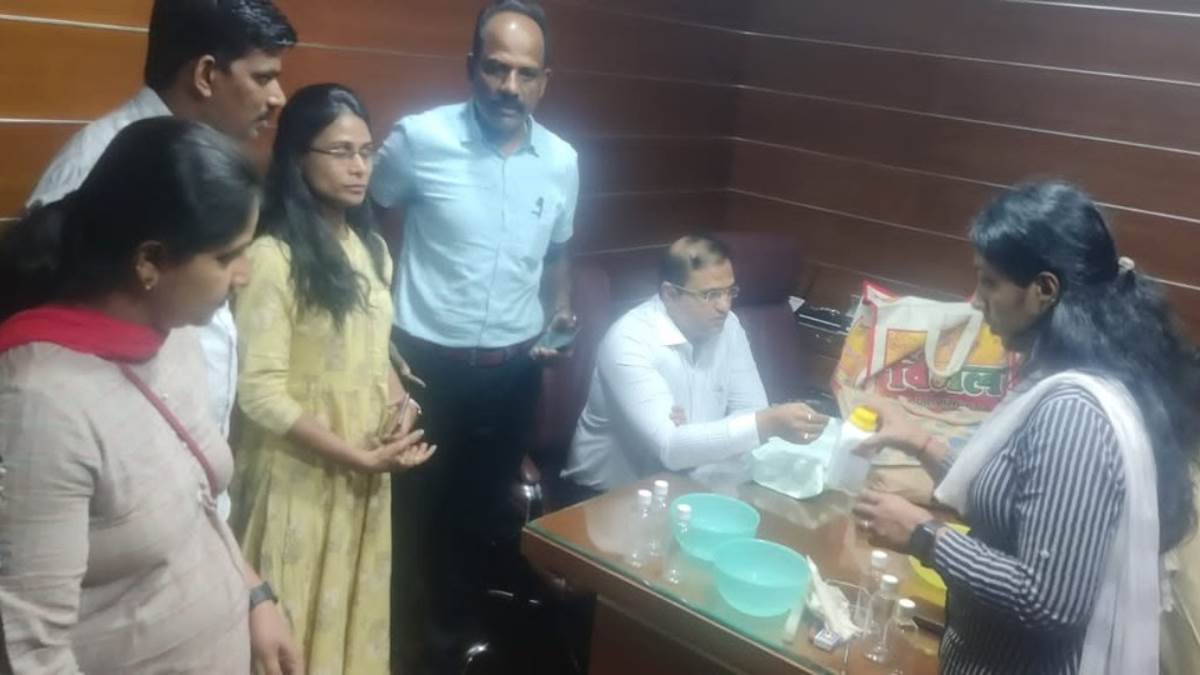 karnataka bjp mla madal virupakshappa son prashanth kumar arrested while receiving bribe in bengaluru