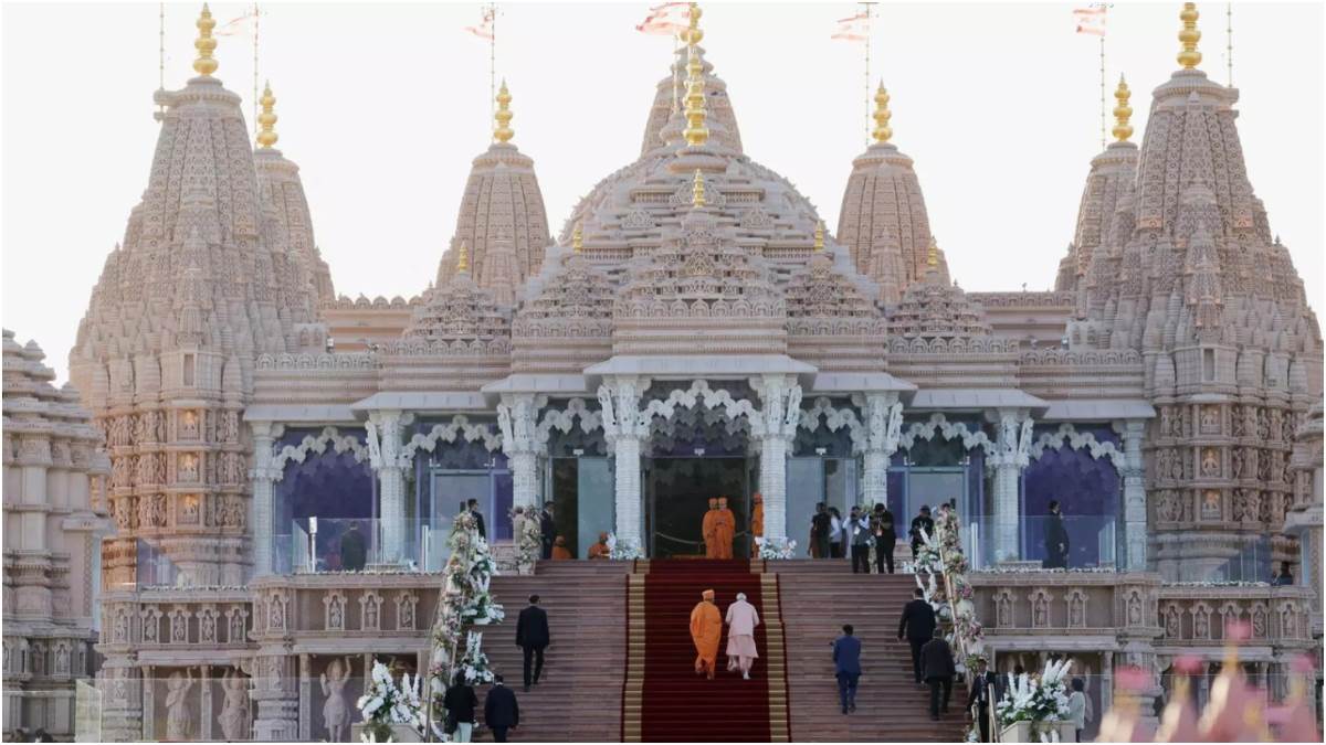 https://www.jagranimages.com/images/newimg/03032024/03_03_2024-baps_hindu_mandir_23666055.jpg