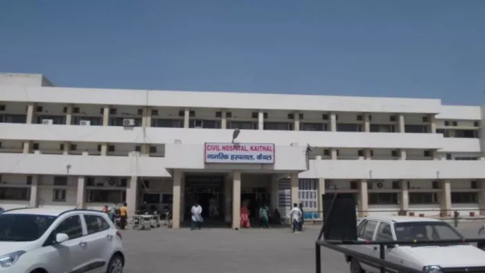 दो डॉक्टरों के भरोसे नागरिक अस्पताल में चल रही इमरजेंसी सर्विस (फाइल फोटो)।