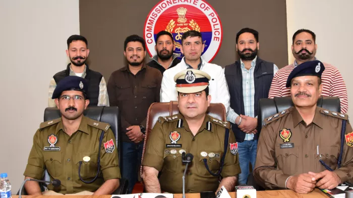 पंजाब पुलिस ने किया इंटरनेशनल ड्रग रैकेट का भंडाफोड़