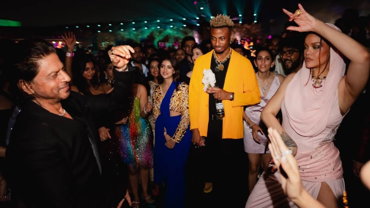https://www.jagranimages.com/images/newimg/03032024/03_03_2024-rihanna_and_srk_23666327.jpg