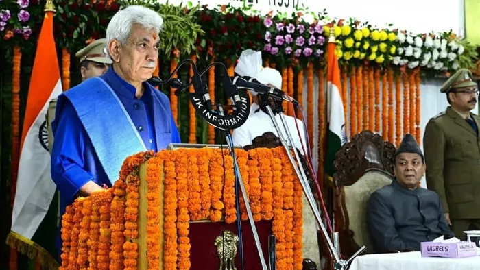 जम्मू-कश्मीर विधानसभा में बोलते उपराज्यपाल मनोज सिन्हा