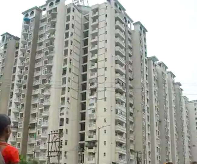 ncr vacant flats in delhi ncr more than one lakh will take six years for sell