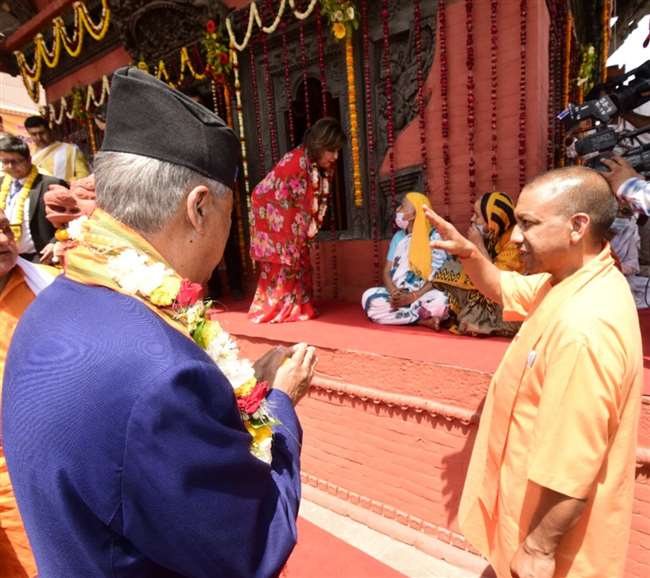 नेपाल के पीएम की काशी यात्रा योगी की विदेश नीति का परिणाम कहें तो गलत नहीं होगा।