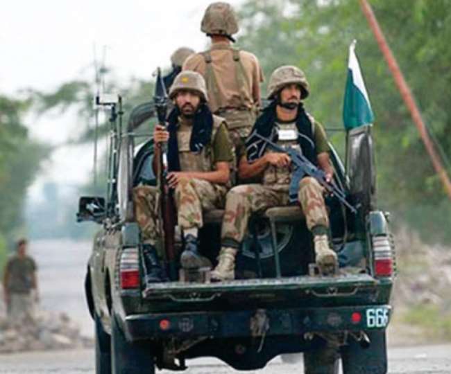पाकिस्तान के अनिश्चितता के गर्त में समाने का खतरा पैदा हो गया है। (File Photo AFP)