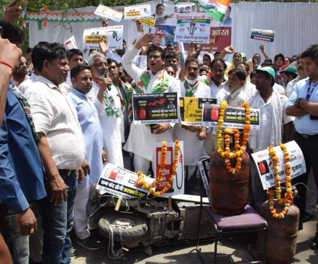 बढ़ती महंगाई को लेकर कांग्रेस पार्टी की नाराजगी लगातार बढ़ रही है।