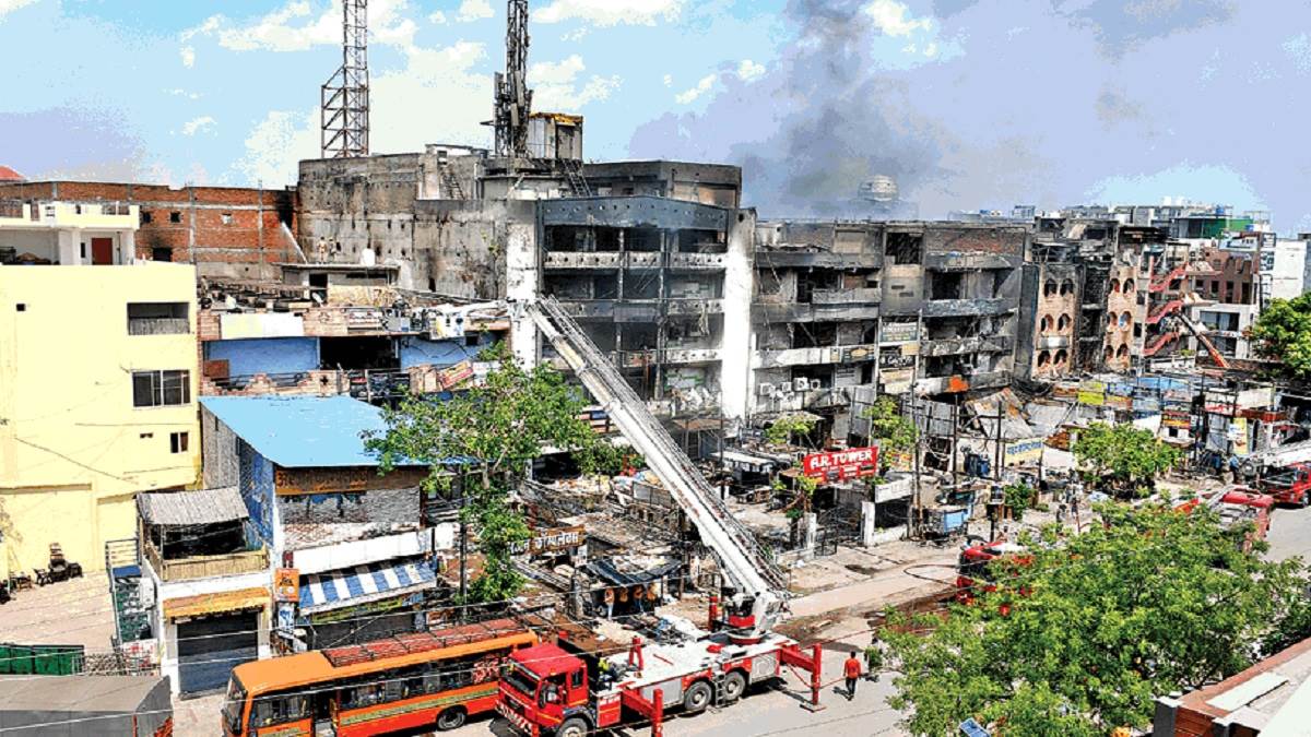 Kanpur Fire तीन दिन...चार रातें, सबक दे गई बांसमंडी की आग, पानी लाने