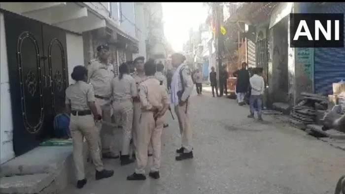 Bihar Violence: सासाराम में पटाखा फोड़कर दहशत फैलाने की कोशिश, सुबह-सुबह धमाके से हड़कंप; स्कूल-कोचिंग बंद