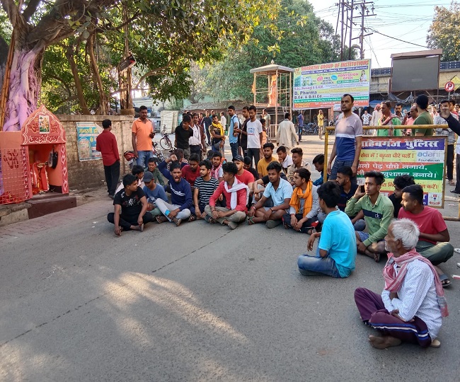 साहिबगंज में फिर सामाजिक सौहार्द बिगाड़ने की कोशिश, अज्ञात व्यक्ति ने की... Sahibganj, an attempt was made to disturb the social harmony again, an unknown person...
