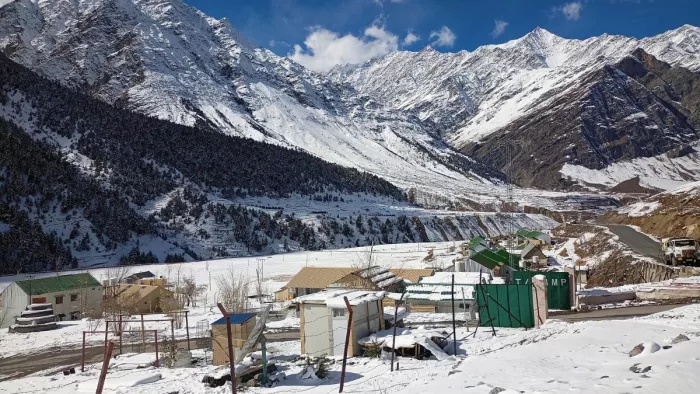 Himachal Weather Update: हिमाचल में धंस रहीं सड़कें, 186 मार्ग अभी भी बंद