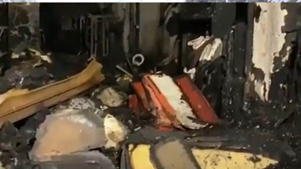 maharashtra news fire broke out in a clothes shop in aurangabad goods burnt to ashes a scooter also got burnt partially