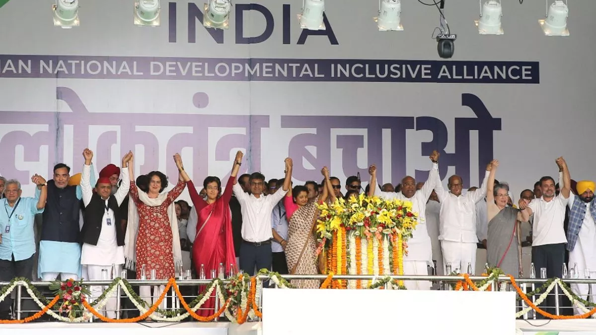 कारगर रणनीति के अभाव से ग्रस्त विपक्ष, लेकिन बढ़त की स्थिति में दिख रही भाजपा के लिए भी मुश्किलें