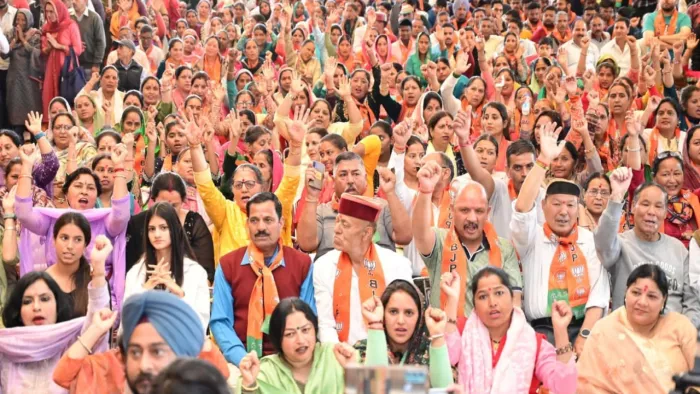 भाजपा के पोस्टर में दिखे किशन कपूर (Jagran File Photo)