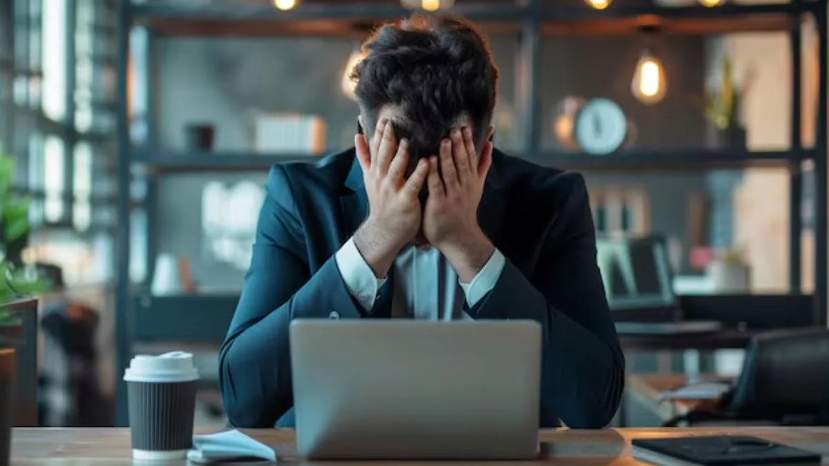 शरीर दे रहा है 10 संकेत, तो High Stress Level का हो सकता है इशारा, बिल्कुल न करें नजरअंदाज