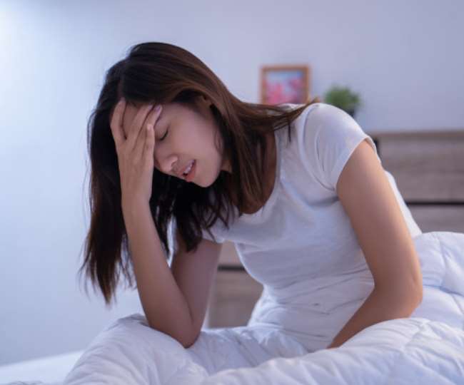 जानेंगे अर्ली मेनोपॉज की वजहें, लक्षण, नुकसान और बचाव के बारे में - Early  menopause reasons symptoms disadvantages and cure