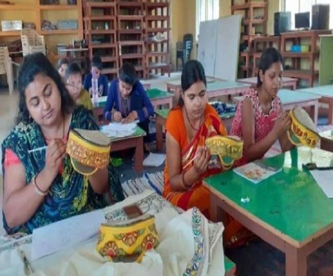 Himachal Pradesh's cap is becoming special after reaching Madhubani because  of this - हिमाचल प्रदेश की टोपी मधुबनी पहुंचने के बाद इस वजह से बन जा रही  खास