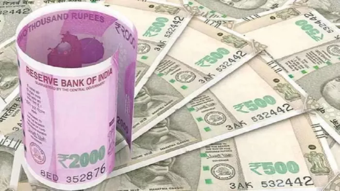 'Rupee' becomes the second fastest growing currency in the world