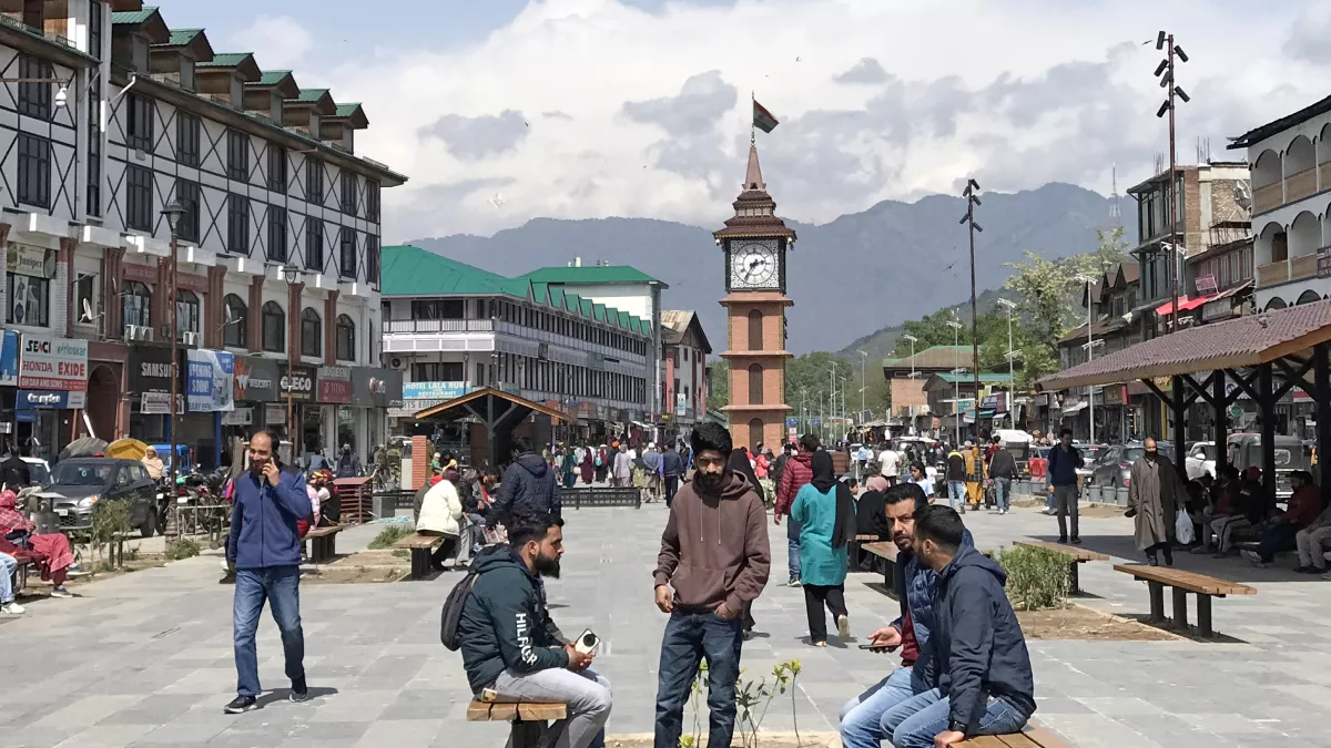 Lok Sabha Election 2024: कश्मीर में न 370 न राज्य के दर्जे पर बात, कश्मीरी चाहते हैं बिजली-पानी और रोजगार