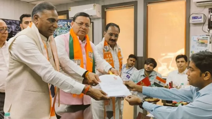 दक्षिणी दिल्ली के BJP कैंडिडेट रामवीर बिधूड़ी की संपत्ति चार साल में तीन गुणा बढ़ी।
