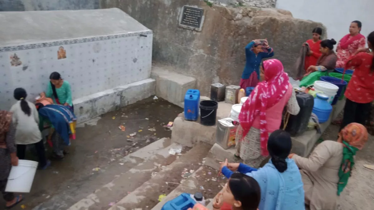 Water Crisis in Uttarakhand: उत्‍तरकाशी में जल संकट की कहानी, 10 लीटर पानी के इंतजाम का समय ‘ढाई घंटे’