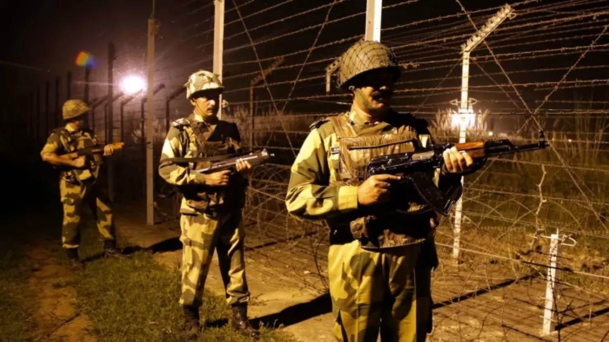 pakistan continuously firing on loc indian army is also giving a befitting reply tension on the border after pahalgam attack