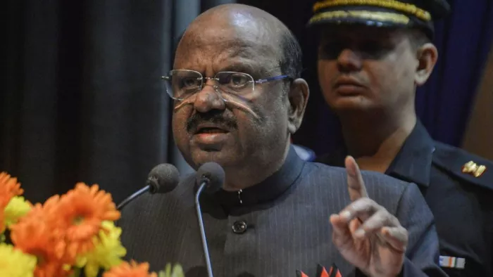 मुर्शिदाबाद जिले में हुई हिंसा के मद्देनजर बंगाल के राज्यपाल डॉ सीवी आनंद बोस ने केंद्र को सुझाव दिया।