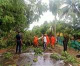 LIVE Cyclone Nisarga Update: महाराष्ट्र के तटीय इलाकों से टकराया चक्रवात निसर्ग, तूफान का तांडव जारी