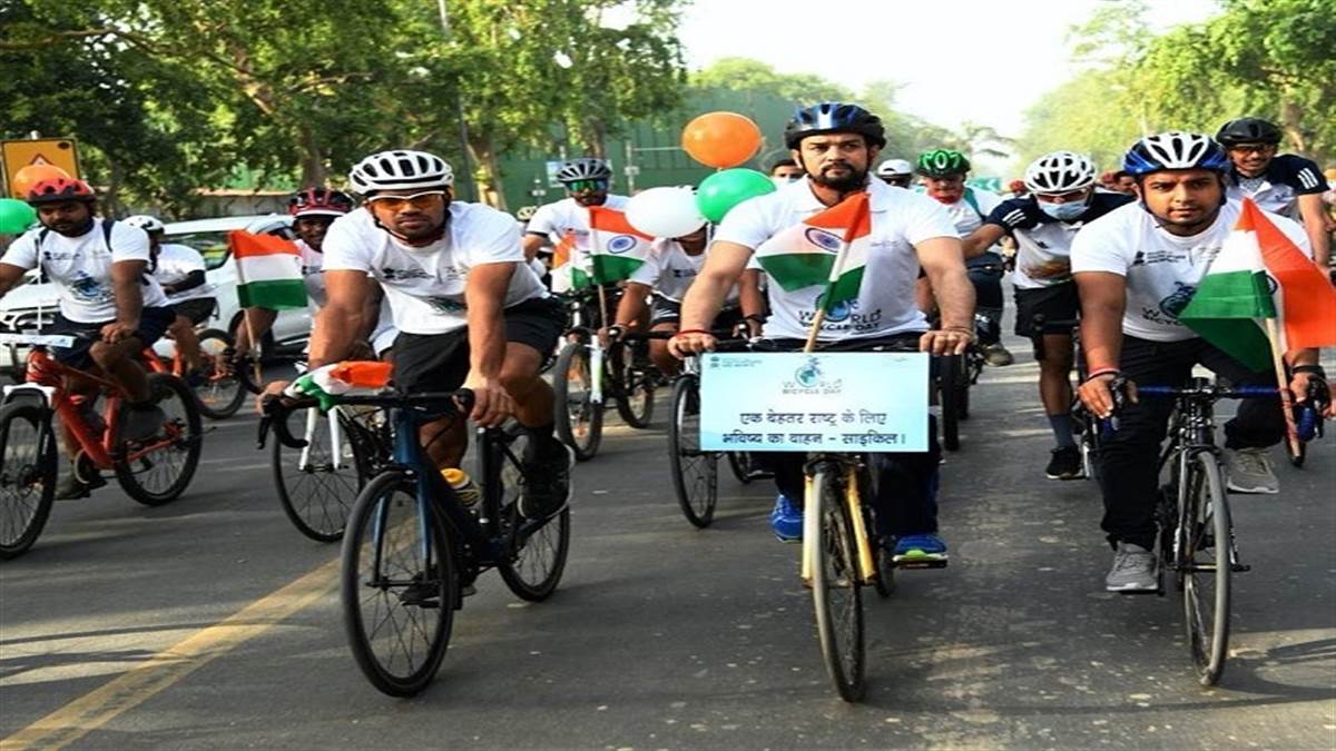 https://www.jagranimages.com/images/newimg/03062022/03_06_2022-anurag_thakur_22769736.jpg