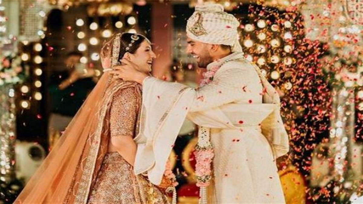 https://www.jagranimages.com/images/newimg/03062022/03_06_2022-deepak_and_jaya_bhardwaj_22768920.jpg