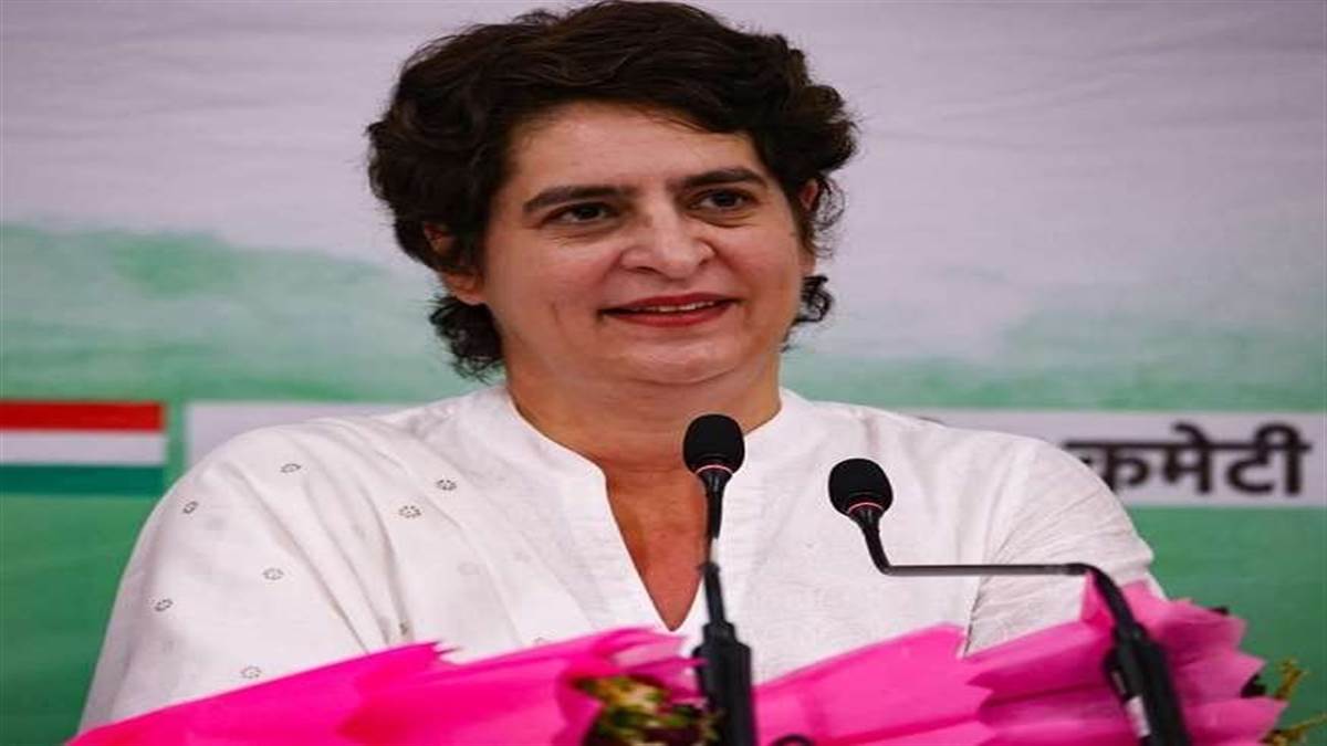Priyanka Gandhi News: सोनिया गांधी के बाद प्रियंका गांधी भी हुईं कोरोना संक्रमित, खुद को किया होम क्वारंटीन - Congress Leader Priyanka gandhi tested Covid 19 positive with mild symptoms