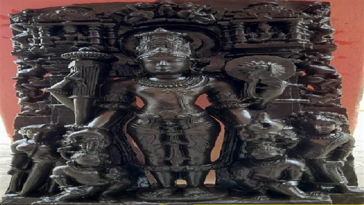 https://www.jagranimages.com/images/newimg/03062022/03_06_2022-statue_of_lord_vishnu_22769734.jpg