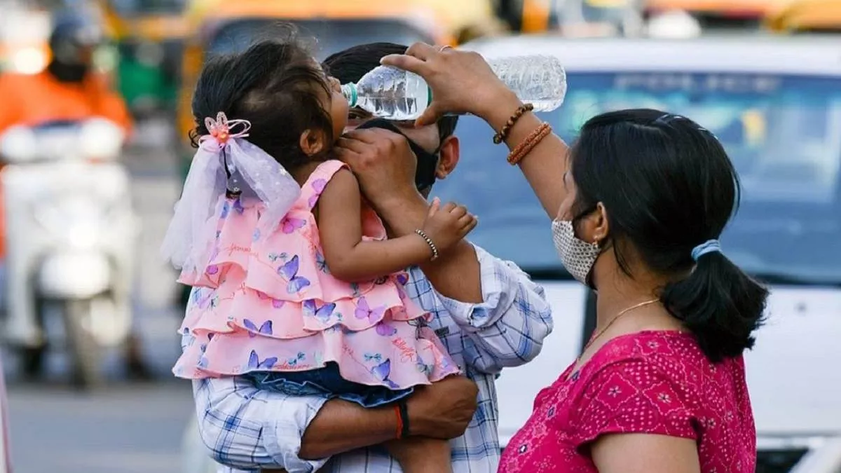 दिल्लीवालों को अब सताएगी गर्मी रविवार को बूंदाबांदी के बाद रोज बढ़ेगा  तापमान जा सकता है 45 डिग्री के पार - ncr Delhi weather western disturbance  effect lows down now rain on