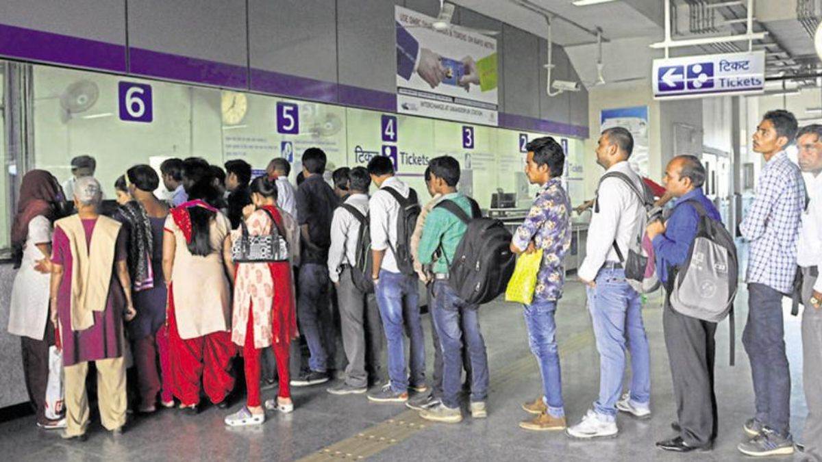 Delhi Railway Station Ticket Booking Delhi Metro Ticket Booking: अब वॉट्सऐप पर एक क्लिक से बुक होगा टिकट