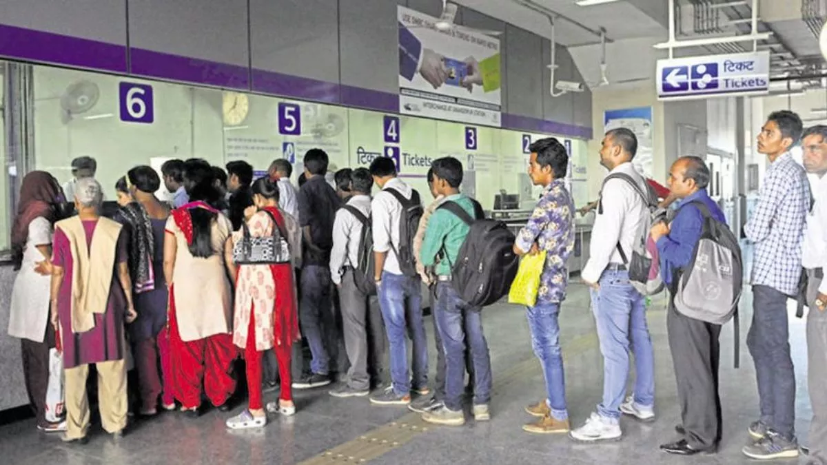Delhi Metro Ticket Booking: अब वॉट्सऐप पर एक क्लिक से बुक होगा टिकट, सिर्फ इन यूजर्स को मिलेगा फायदा