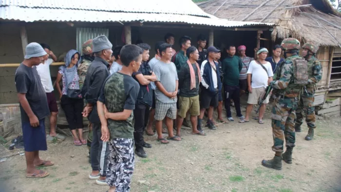 Manipur Violence: हिंसा के बाद मणिपुर में शांति बहाल करने की कोशिश (फोटो इंडियन आर्मी)